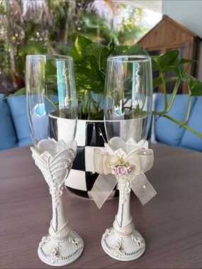 ✨VINTAGE✨Bride and Groom Glass Champagne Flutes